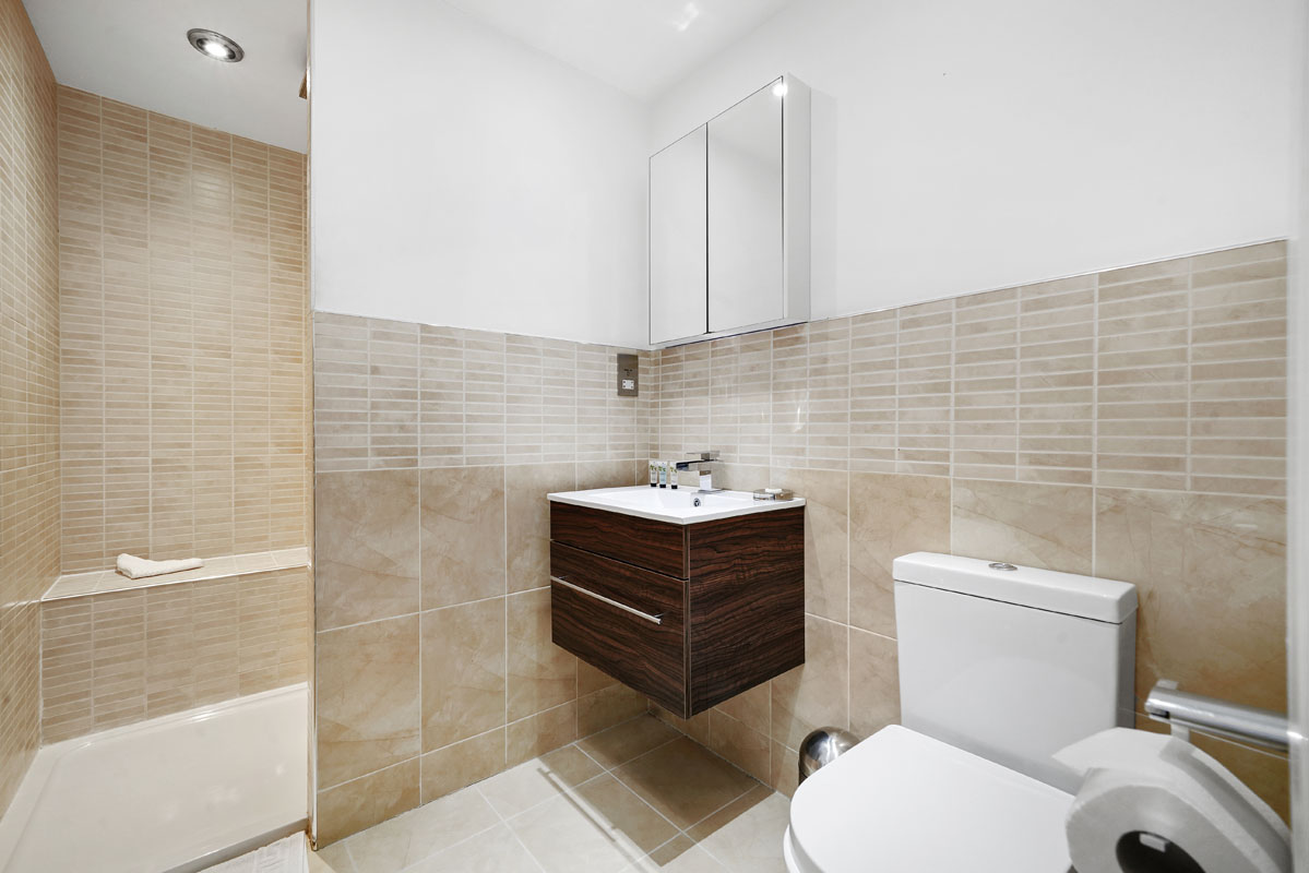 floating sink design inside a bathroom